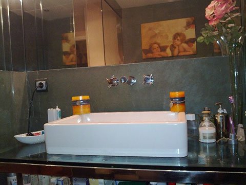 decoración de metal baño