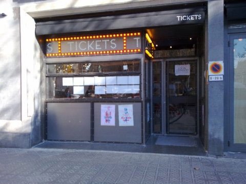 puerta de hierro para tienda
