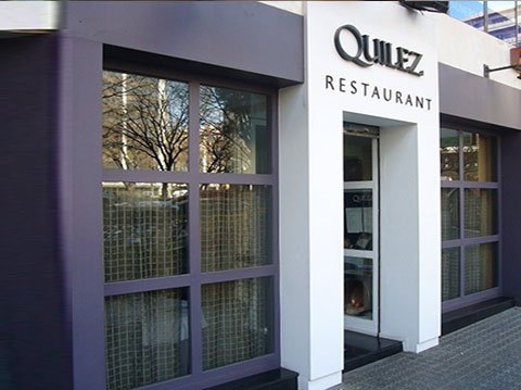 puerta de hierro y vidrio para local comercial