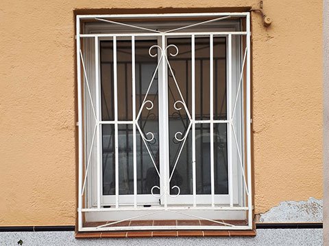 reja de hierro para balcones