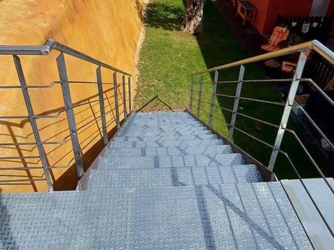 escaleras rectas en barcelona