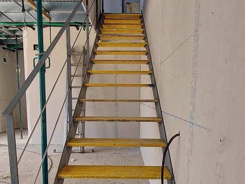escalera de hierro barcelona precio